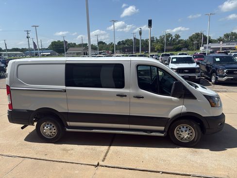 Used 2024 Ford Transit 250 Low Roof AWD w/ Exterior Upgrade Package image 4