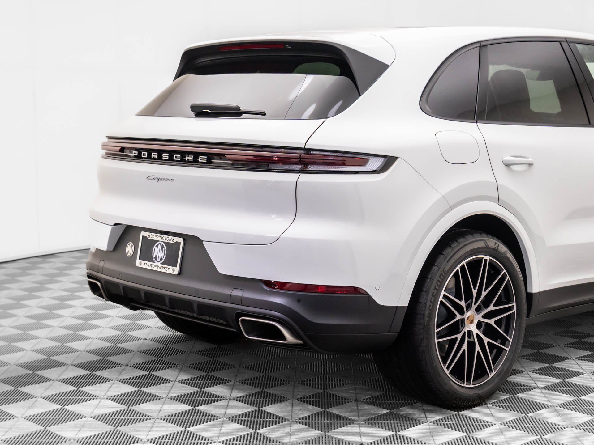 Certified 2026 Porsche Cayenne AWD/4WD image 37