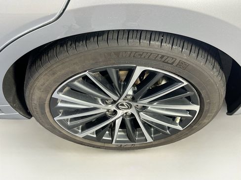 Used 2024 Lexus ES 250 w/ Premium Package AWD/4WD image 31