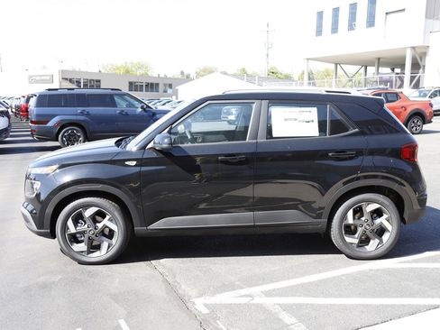 New 2026 Hyundai Venue SEL FWD image 7