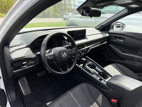 Used 2023 Honda Accord Sport image 9