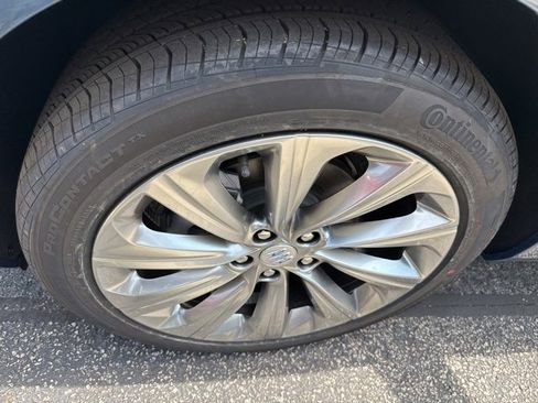 New 2025 Buick Envista Avenir image 4