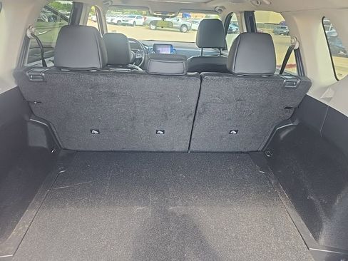 Used 2023 Nissan Rogue SV w/ SV Premium B Package image 11