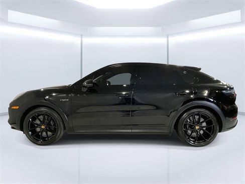Used 2023 Porsche Cayenne Turbo S image 10