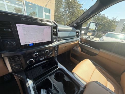 Used 2024 Ford F350 Lariat w/ Lariat Ultimate Package AWD/4WD image 14