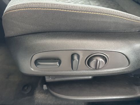 Used 2024 Chevrolet Equinox LT image 19