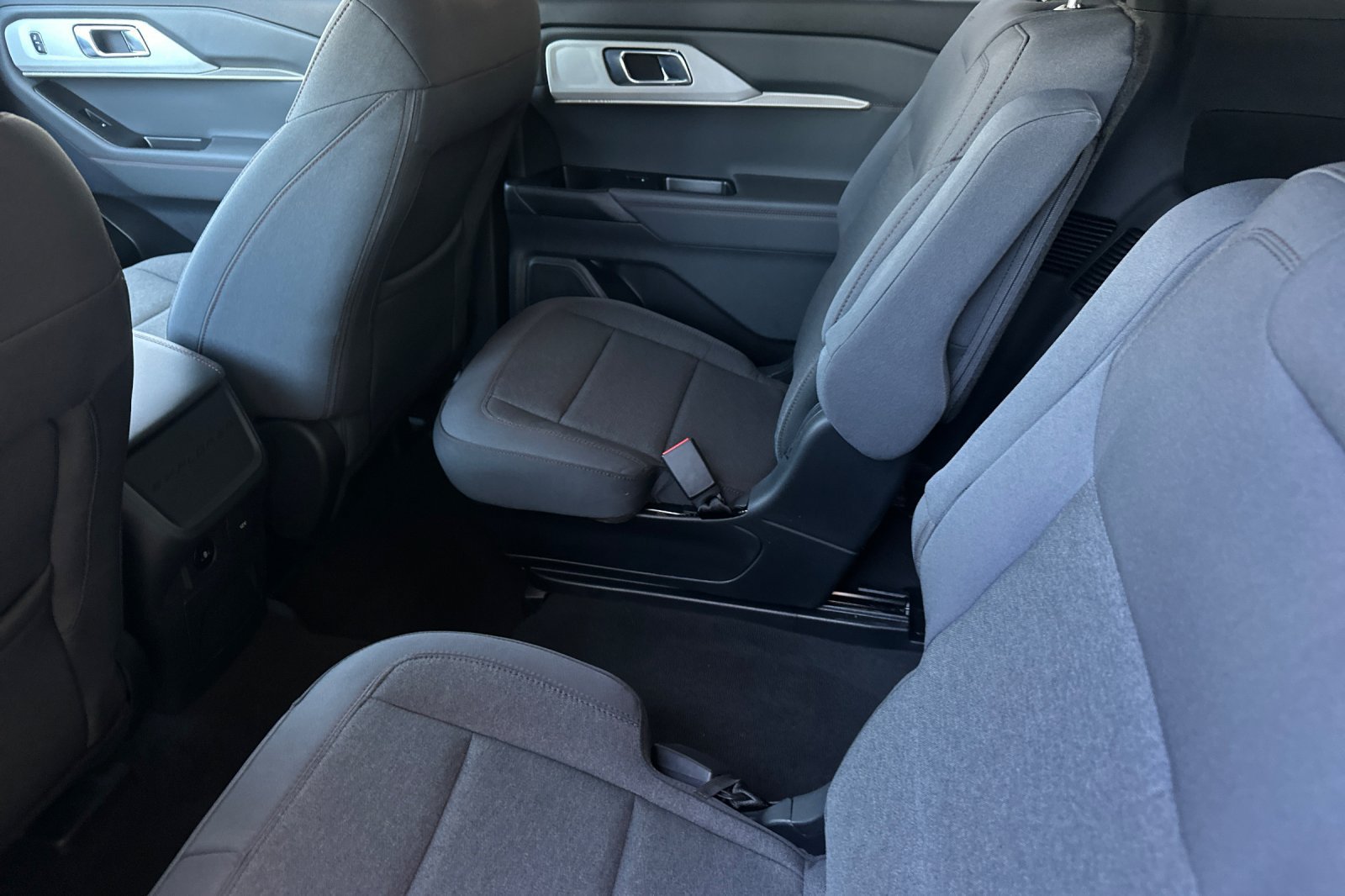 New 2027 Ford Explorer Active RWD image 12