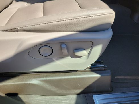 Used 2024 GMC Sierra 1500 SLT image 31