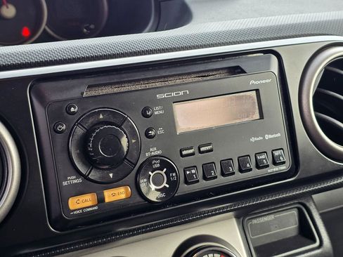 Used 2013 Scion xB image 32