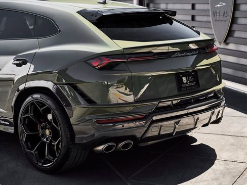 Used 2023 Lamborghini Urus Performante AWD/4WD image 17
