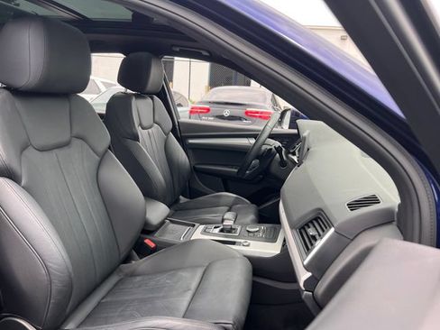 Used 2020 Audi Q5 2.0T Premium w/ Titanium Sport Package AWD/4WD image 31