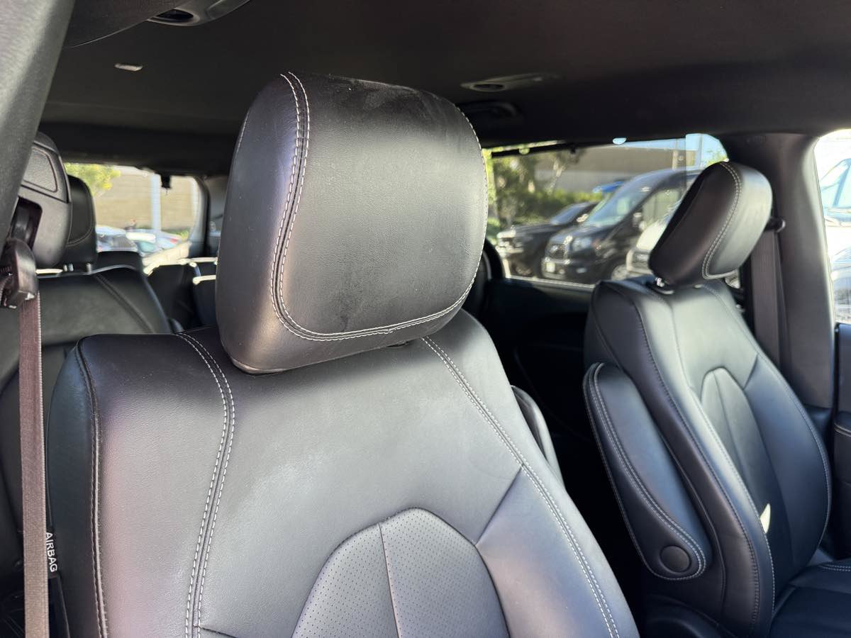 Used 2026 Chrysler Pacifica Select FWD image 15