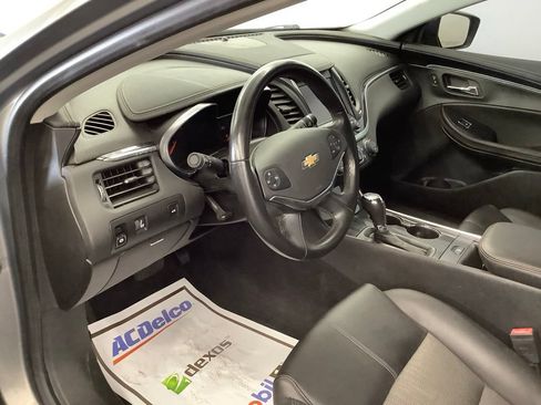Used 2018 Chevrolet Impala LT FWD image 12