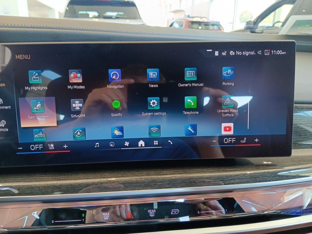 New 2026 BMW 750e xDrive AWD/4WD image 17