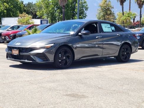 New 2026 Hyundai Elantra SEL Sport FWD image 2
