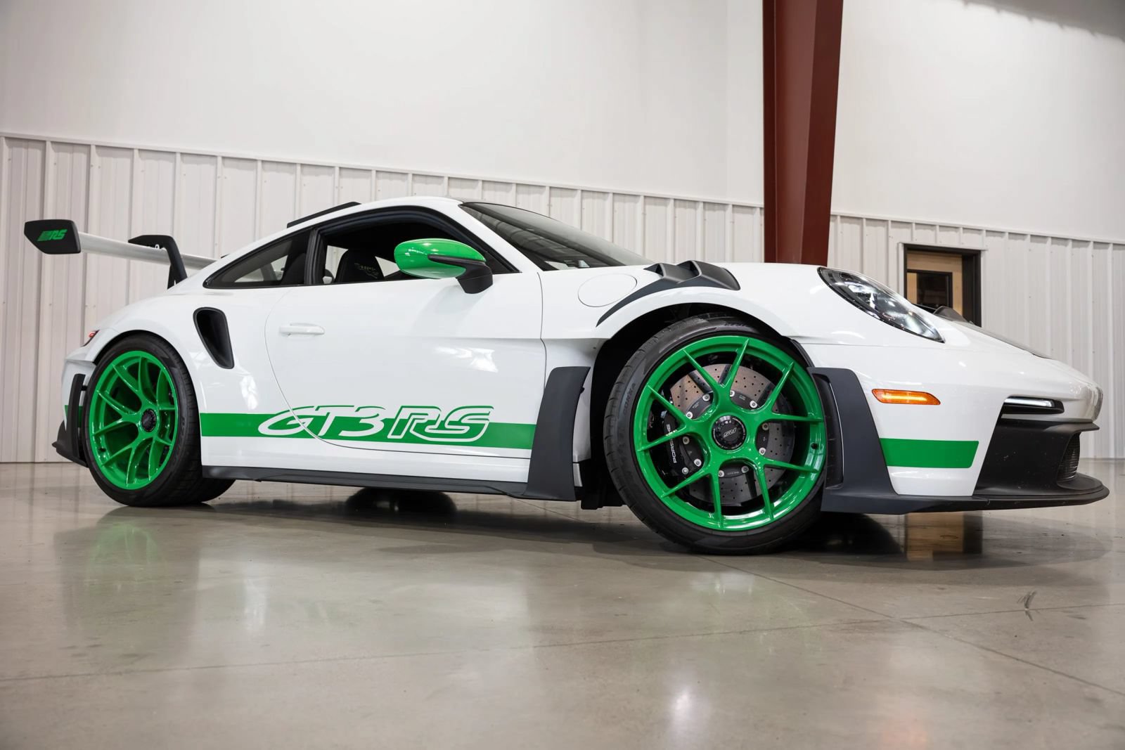 Used 2024 Porsche 911 GT3 RS RWD image 8