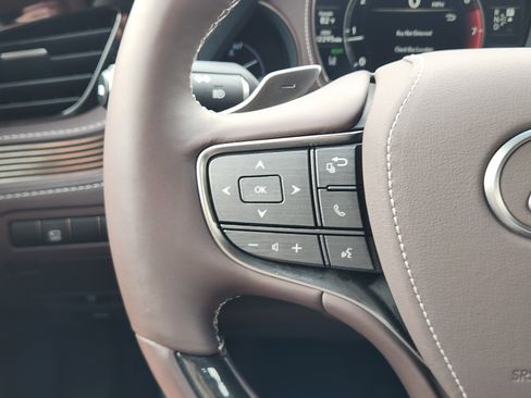 Used 2018 Lexus LS 500 w/ Interior Upgrade Package RWD image 35