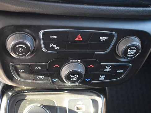 Used 2018 Jeep Compass Limited w/ Navigation Group image 31