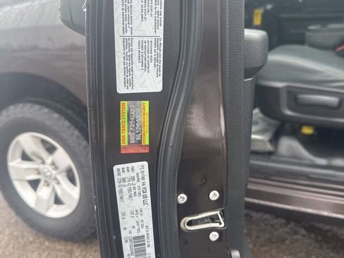 Used 2016 RAM 1500 ST w/ SXT Appearance Group image 14