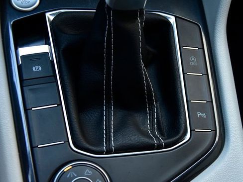 Used 2023 Volkswagen Tiguan SE R-Line image 25