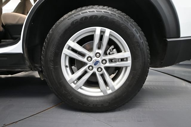 Used 2022 Ford Explorer XLT w/ Class IV Trailer Tow Package AWD/4WD image 10