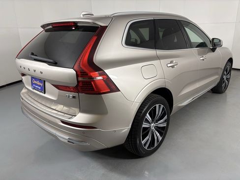 Used 2023 Volvo XC60 B5 Plus image 8