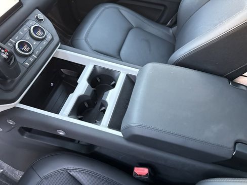 Used 2025 Land Rover Defender 110 S image 24
