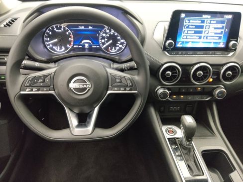 Used 2024 Nissan Sentra SV FWD image 22