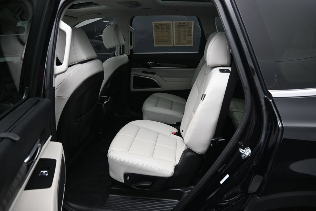 Used 2025 Kia Telluride SX w/ SX Captain's Chair Package AWD/4WD image 35