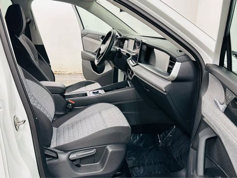 Certified 2025 Volkswagen Tiguan S image 7