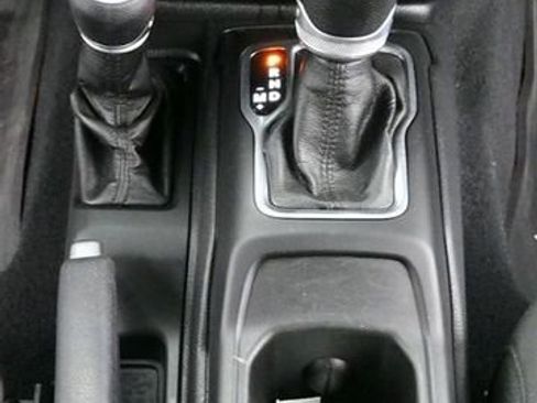 Used 2020 Jeep Wrangler Unlimited Sport image 23