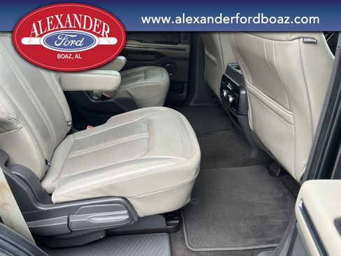 Used 2019 Ford Expedition Limited w/ Equipment Group 302A RWD image 17