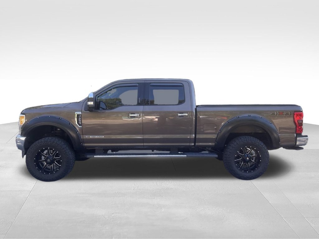 Used 2017 Ford F250 XLT w/ XLT Premium Package AWD/4WD image 2