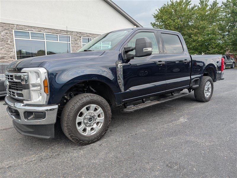Used 2024 Ford F250 XLT AWD/4WD image 1