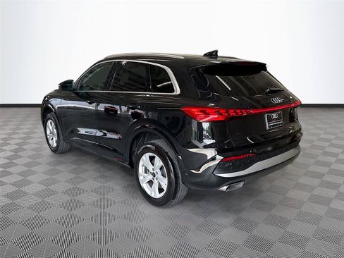 Certified 2025 Audi Q5 Premium w/ Convenience Package AWD/4WD image 6