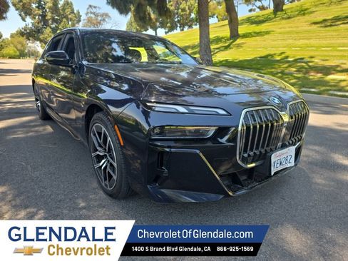 Used 2024 BMW 740i RWD image 8