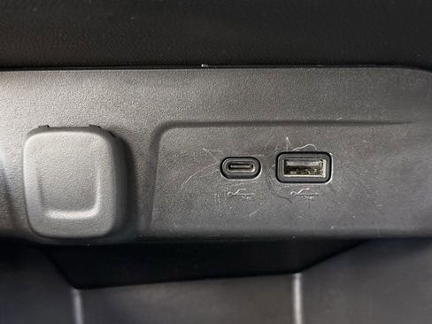 Used 2025 Chevrolet Trax LT image 23