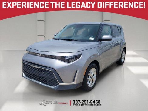 Used 2023 Kia Soul LX w/ LX Technology Package FWD image 1
