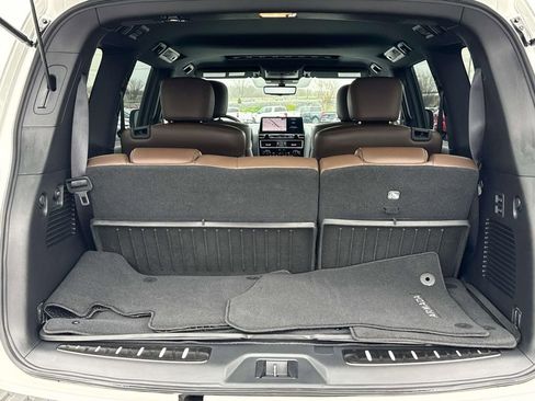 Used 2024 Nissan Armada Platinum w/ Captain's Chairs Package RWD image 15