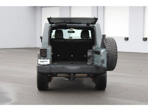 Used 2014 Jeep Wrangler Unlimited Rubicon w/ Connectivity Group image 15