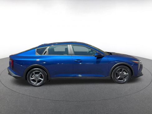 Used 2025 Kia K4 LXS image 16