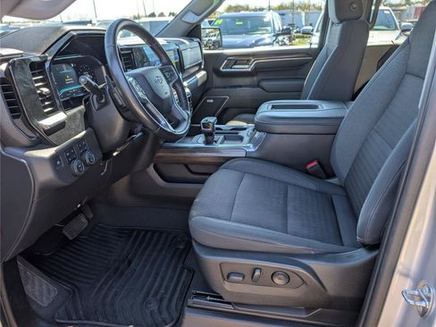 Used 2022 Chevrolet Silverado 1500 RST w/ Convenience Package II AWD/4WD image 16