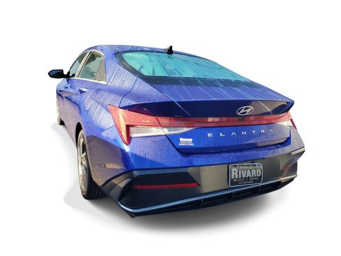 Used 2025 Hyundai Elantra SEL FWD image 3