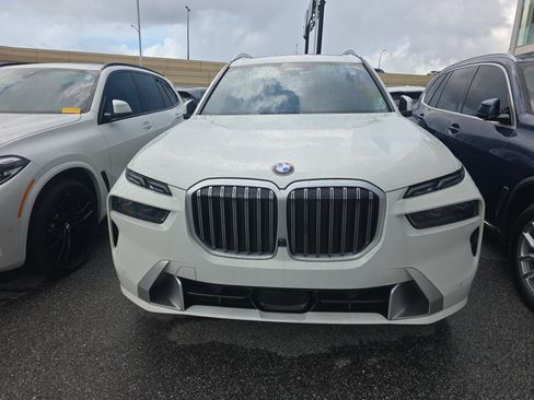 Used 2026 BMW X7 xDrive40i AWD/4WD image 3