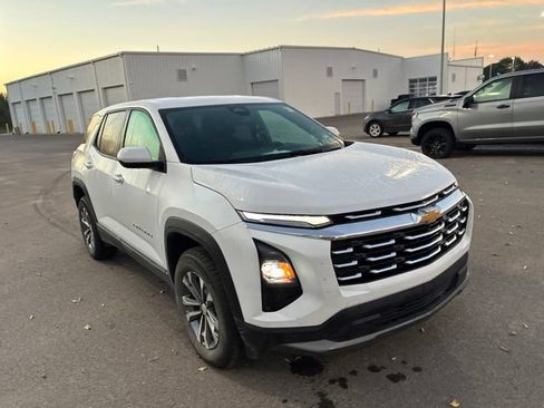 Used 2026 Chevrolet Equinox LT AWD/4WD image 5