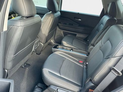 New 2026 Nissan Pathfinder SL image 13
