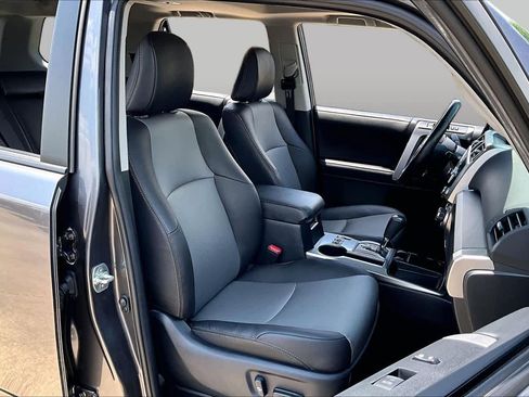 Used 2023 Toyota 4Runner SR5 Premium w/ Moonroof Package RWD image 9