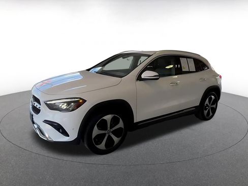 Used 2025 Mercedes-Benz GLA 250 4MATIC image 7