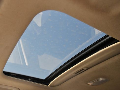 Used 2023 Hyundai Venue SEL w/ Cargo Package image 31