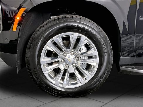 Used 2026 Chevrolet Suburban RST w/ Comfort Package AWD/4WD image 11